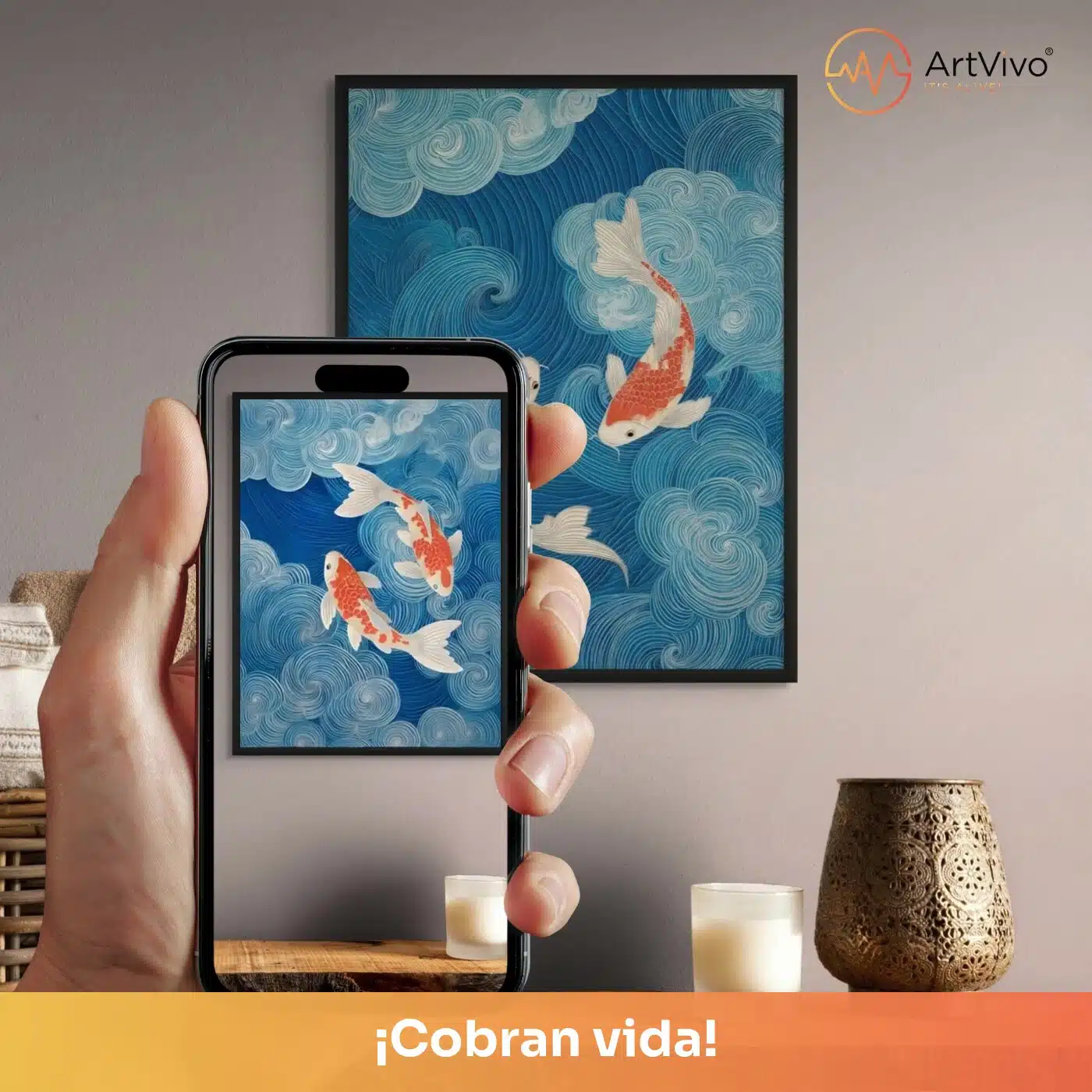 Cuadro decorativo animado Abundancia: carpas koi nadando entre olas azules, quieto en la pared y cobrando vida en el celular con el QR