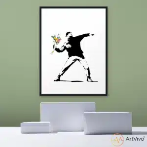Cuadro decorativo de arte urbano en blanco y negro de un joven lanzando un ramo de flores, ArtVivo