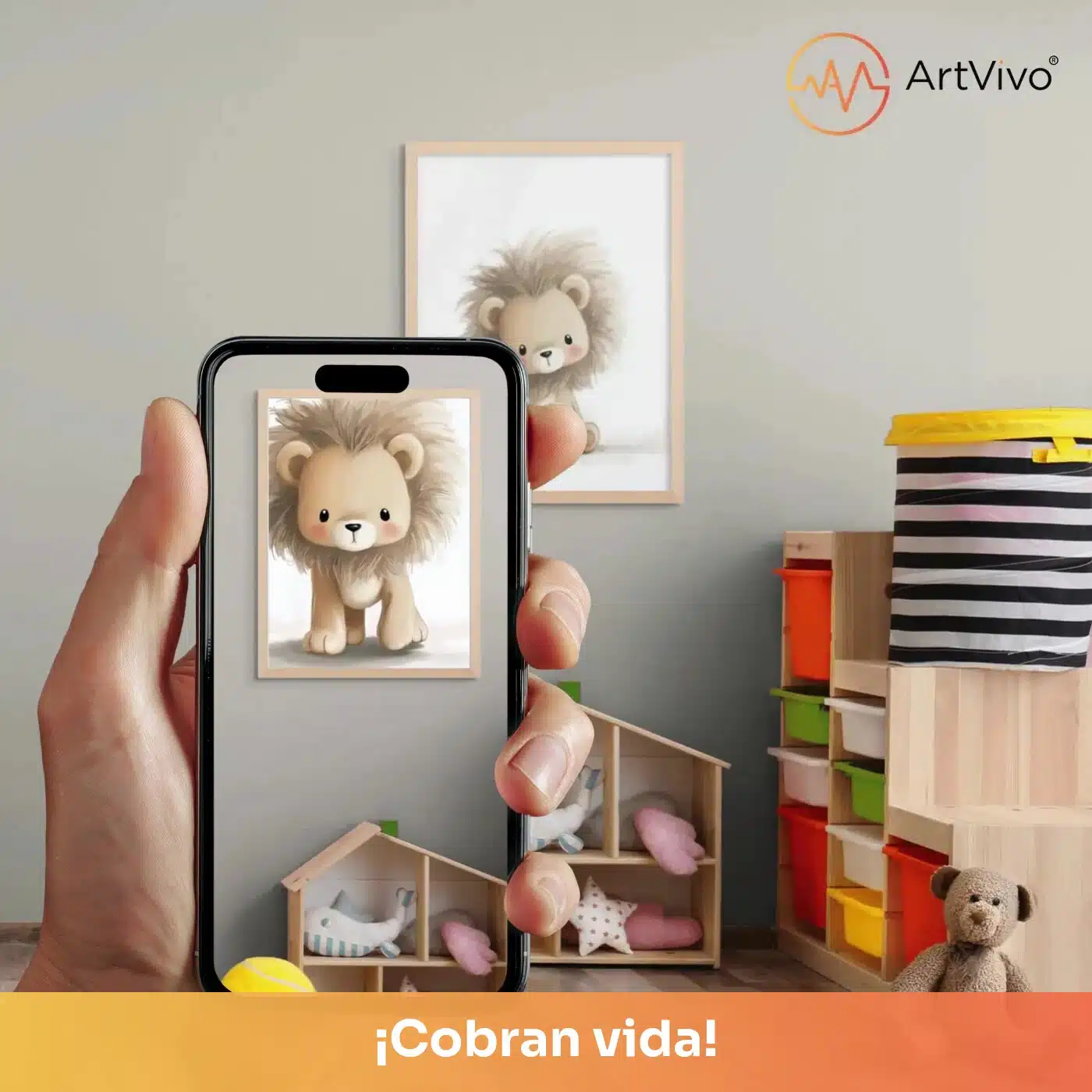 Cuadro decorativo animado Leoncito Rey: leoncito bebé ilustrado para cuarto de niños, quieto en la pared y cobrando vida en el celular con el QR